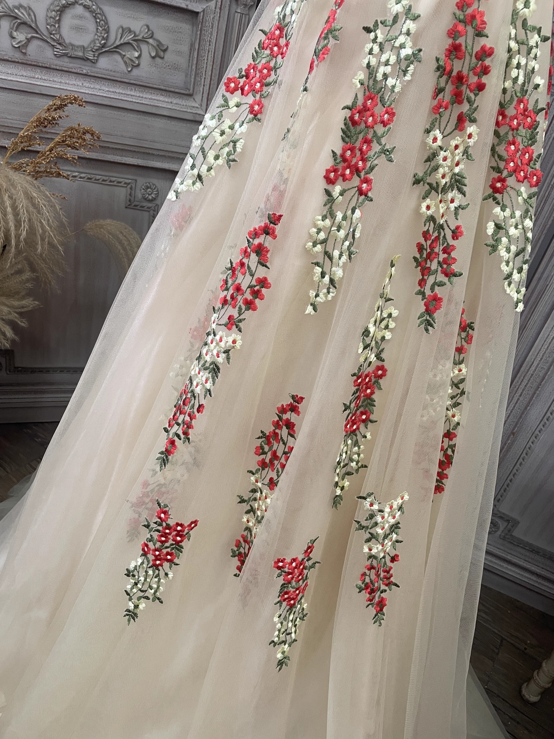 Custom Embroidered Mesh Long Dresses Manufacturer (5)